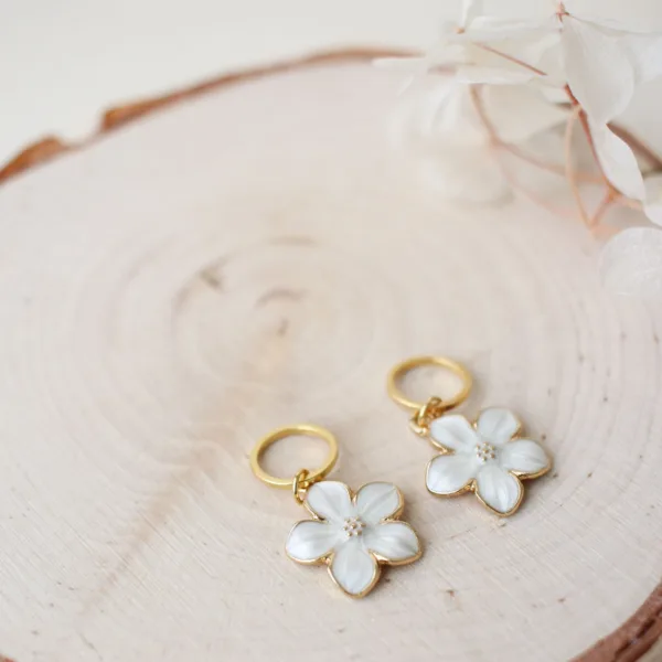 Anneaux marqueurs fleurs blanches